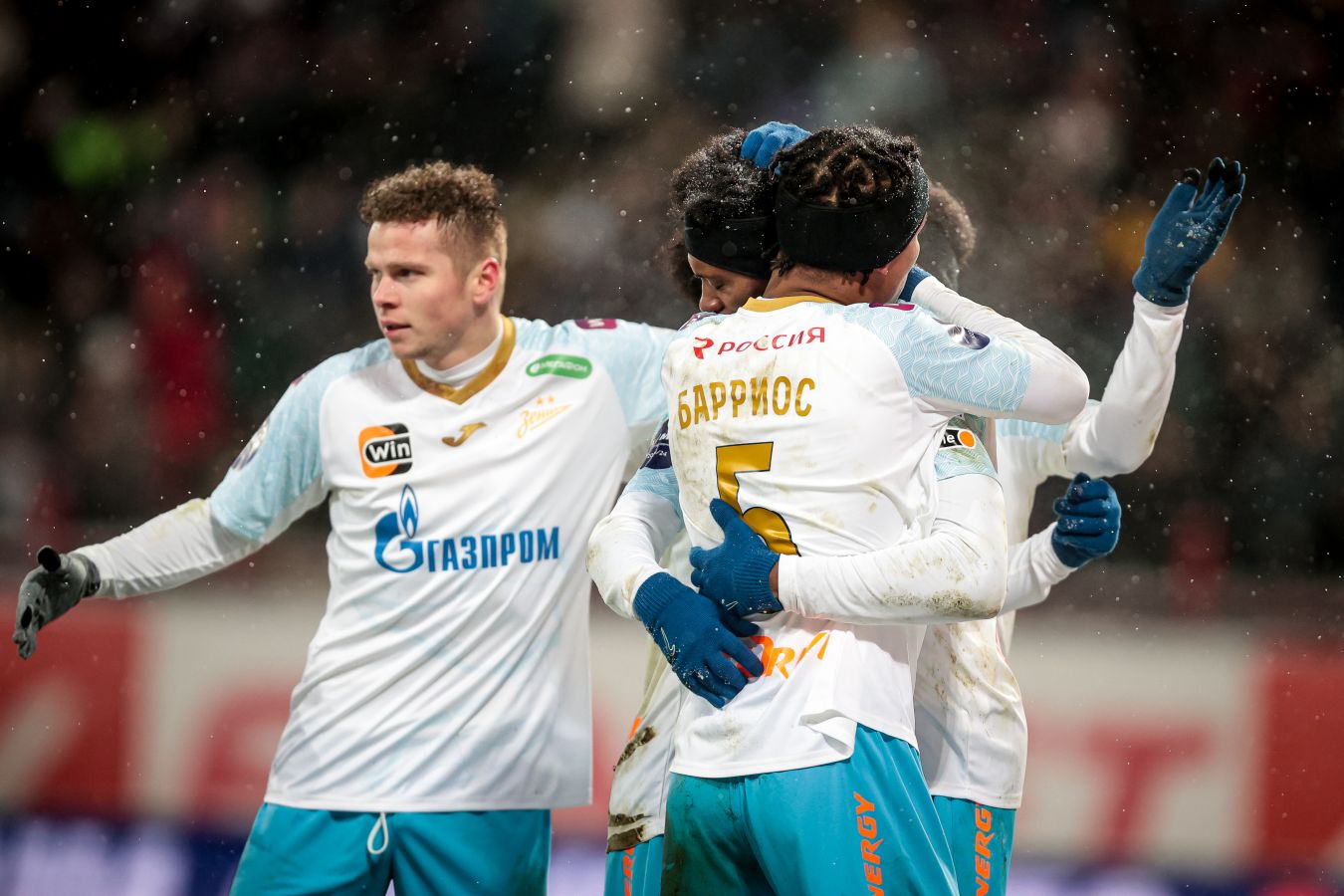 Матч краснодар зенит. Зенит краснодар угловые. Матч зенит краснодар 11. Матч зенит краснодар 11. Чистяков зенит 2022.