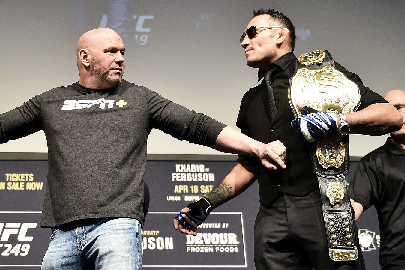 Тони фергюсон. Tony ferguson instagram. Эль кукуй тони фергюсон. Фергюсон уволен. Тони фергюсон в костюме в полный.