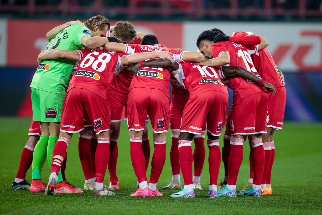 первый футбольный матч. первые игры в футбол. что такое футы в спорте.