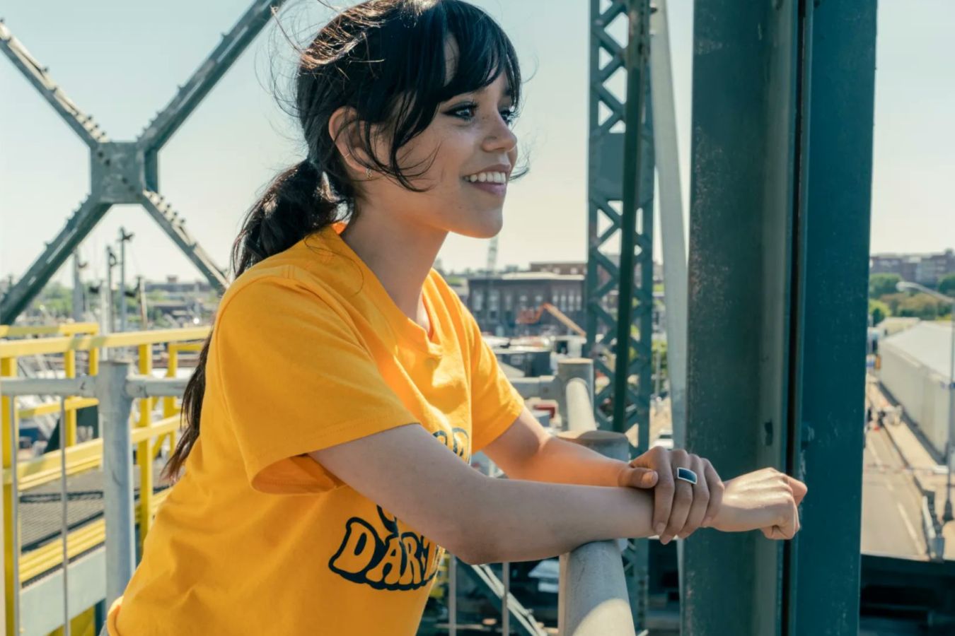 Дженна Ортега и Томми Ли Джонс — на кадрах триллера Finestkind - Чемпионат