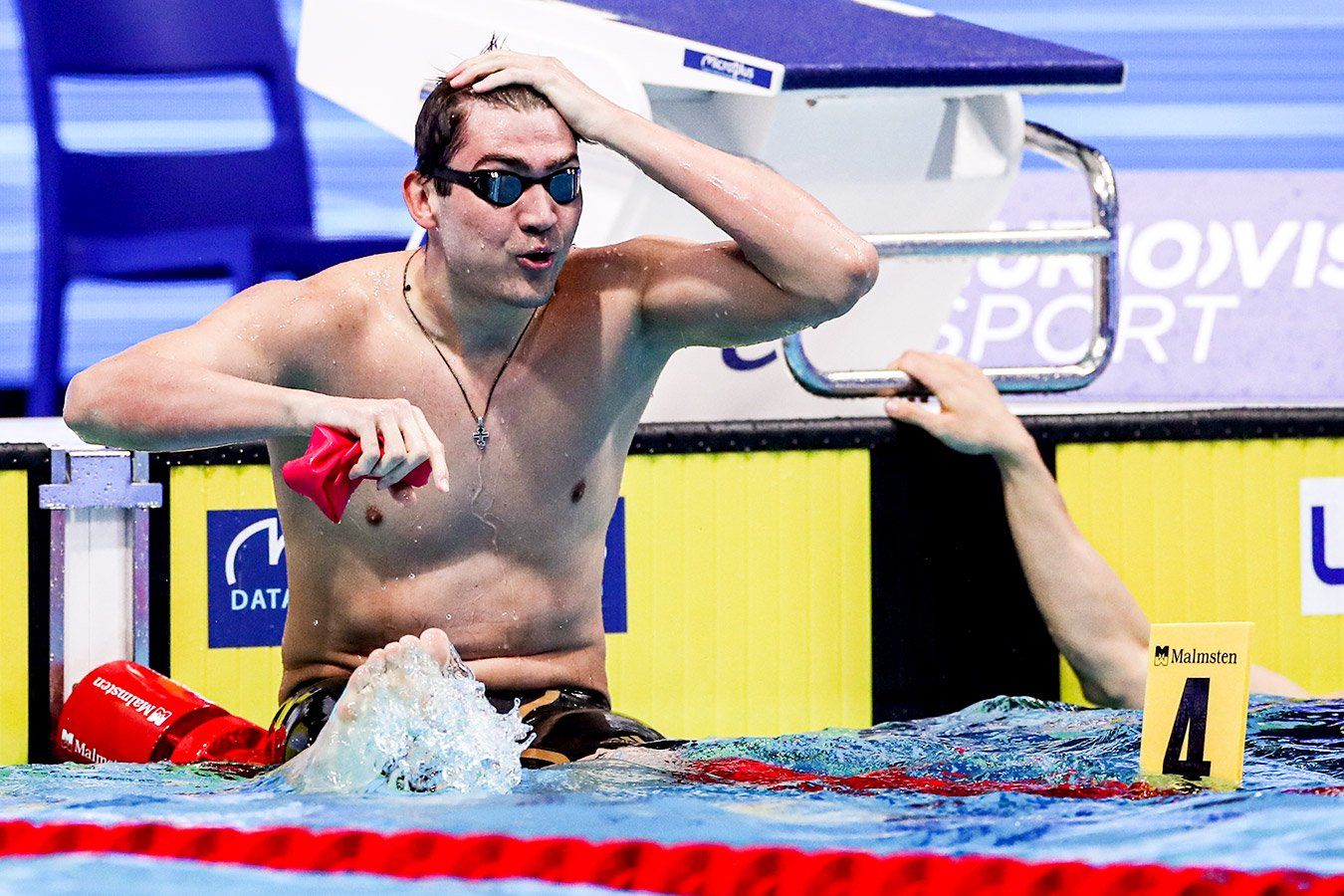 Климент Колесников установил рекорд мира на дистанции 50 м на спине ...