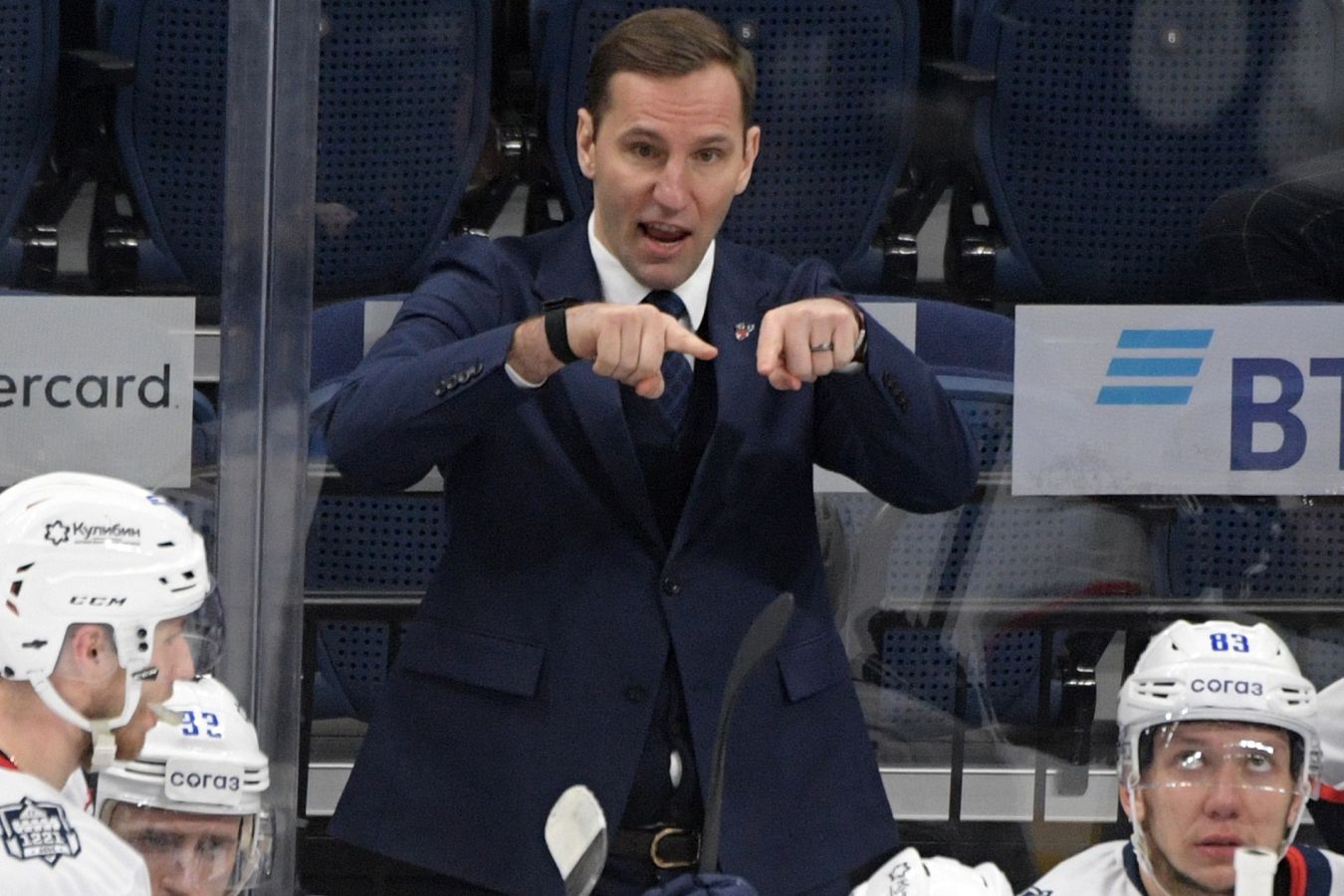 Дэвид немировски тренер. Отставка тренера кхл. Российская игра 2022. Отставка тренера кхл. Хоккейный тренер.