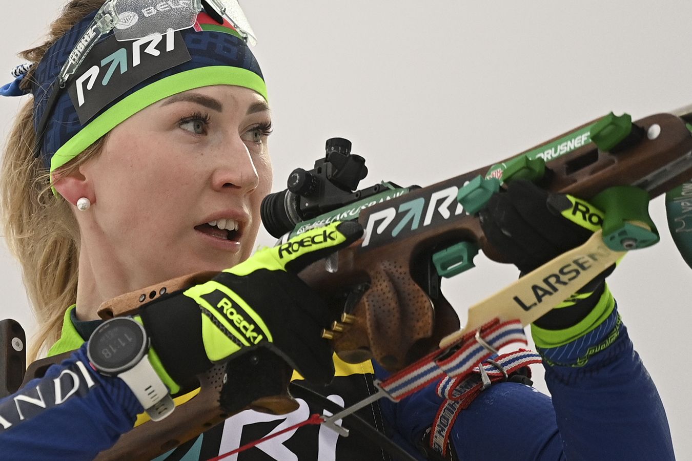 Смольская биатлон. Смольский биатлонист. Олимпийского смольский биатлонисты. Алимбекова биатлонистка. Смольская биатлон.