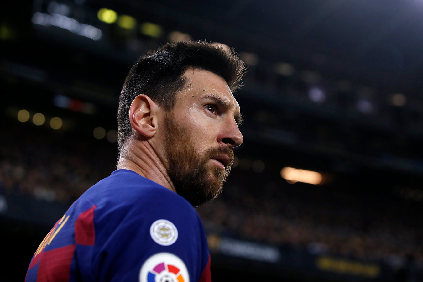 Месси новости свеж. Lionel Messi. Messi 2020. Месси 2019-2020 без бороды. Месси лицо в форме.