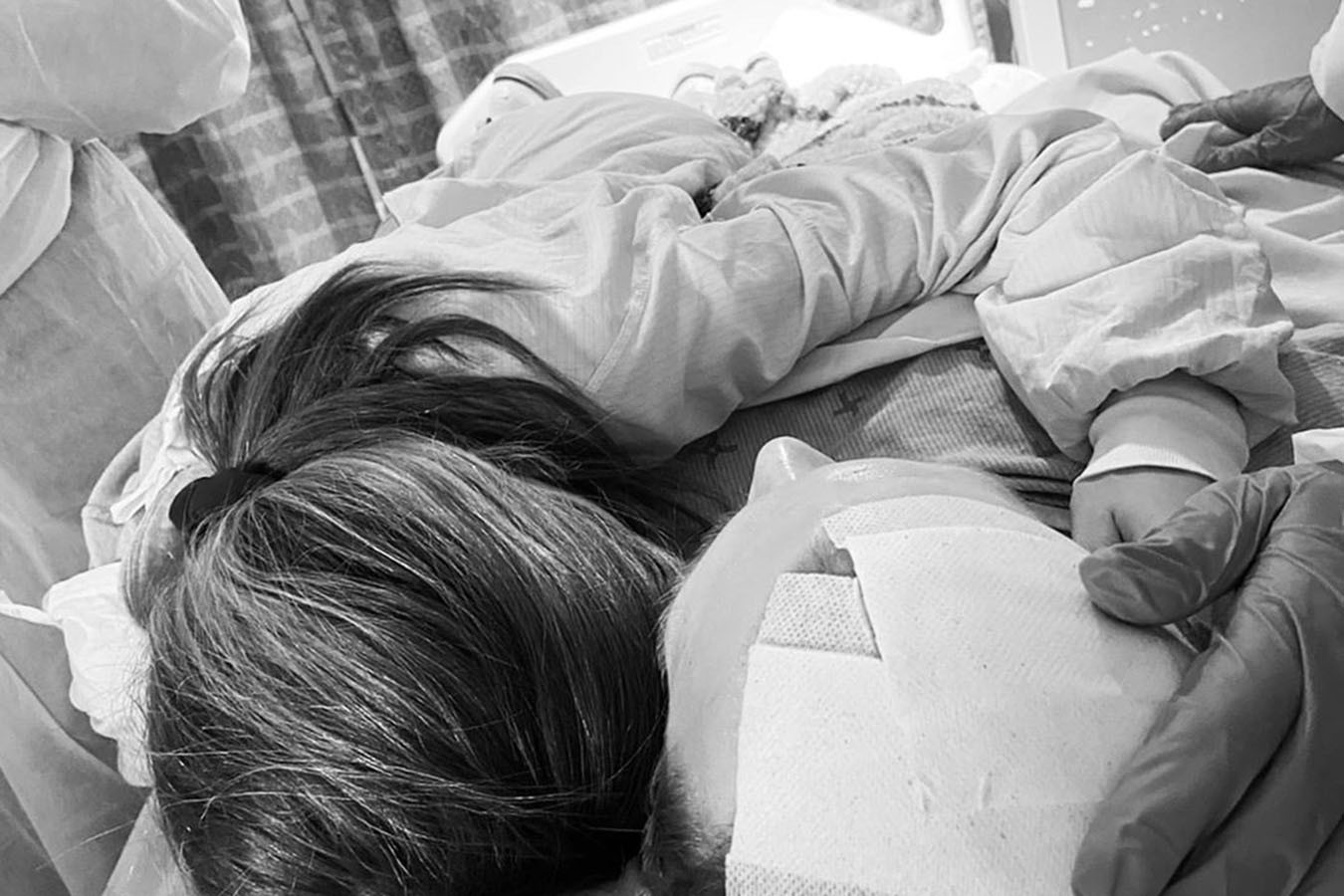 Колби Кейв хоккеист Эмели Кейв. Спать на одной кровати с мужем покойником во сне. Приснилась смерть мужа