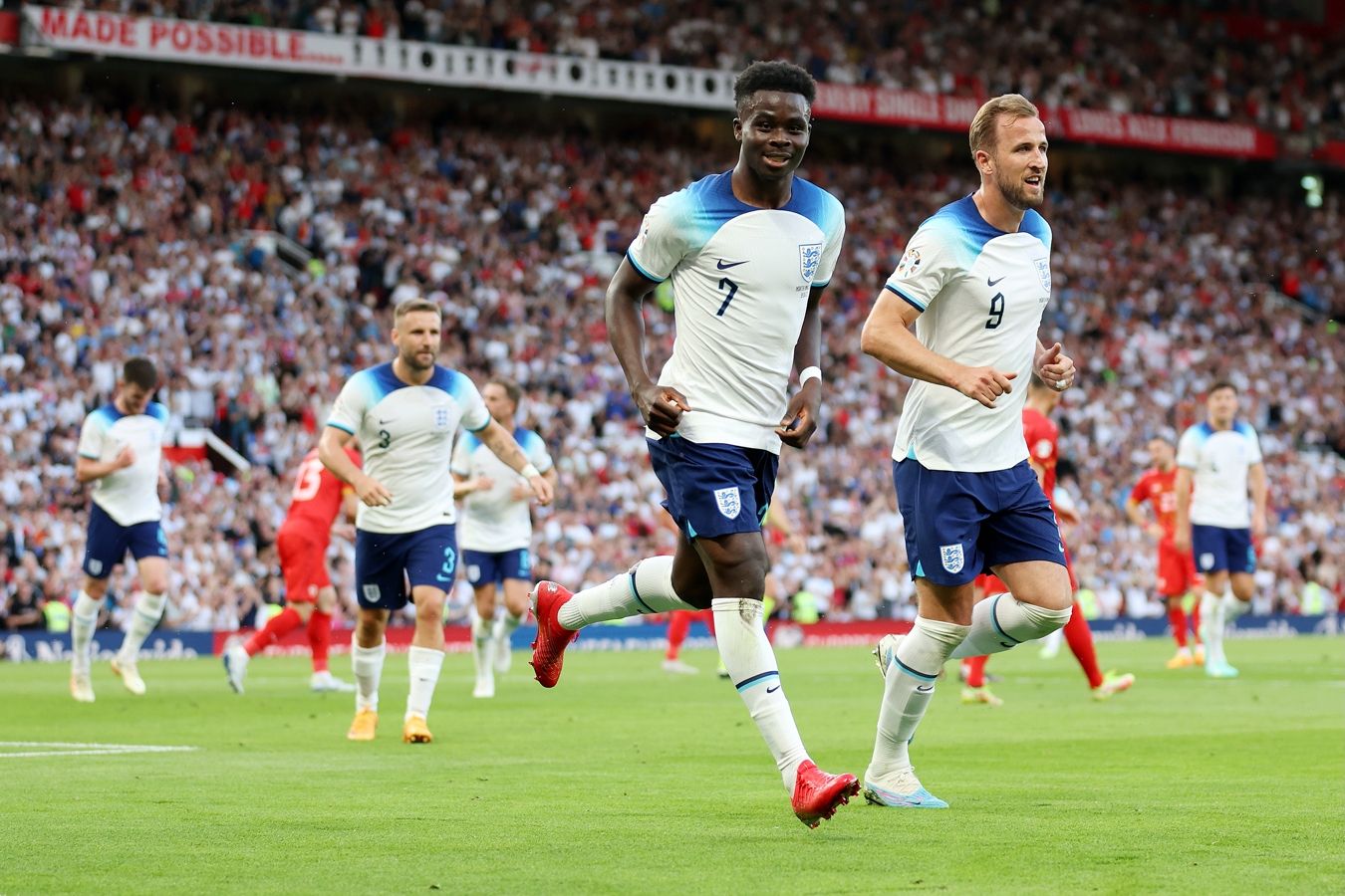 England euro live. Чемпионат Англии. Спорт в Великобритании. Северная Ирландия. Англия.