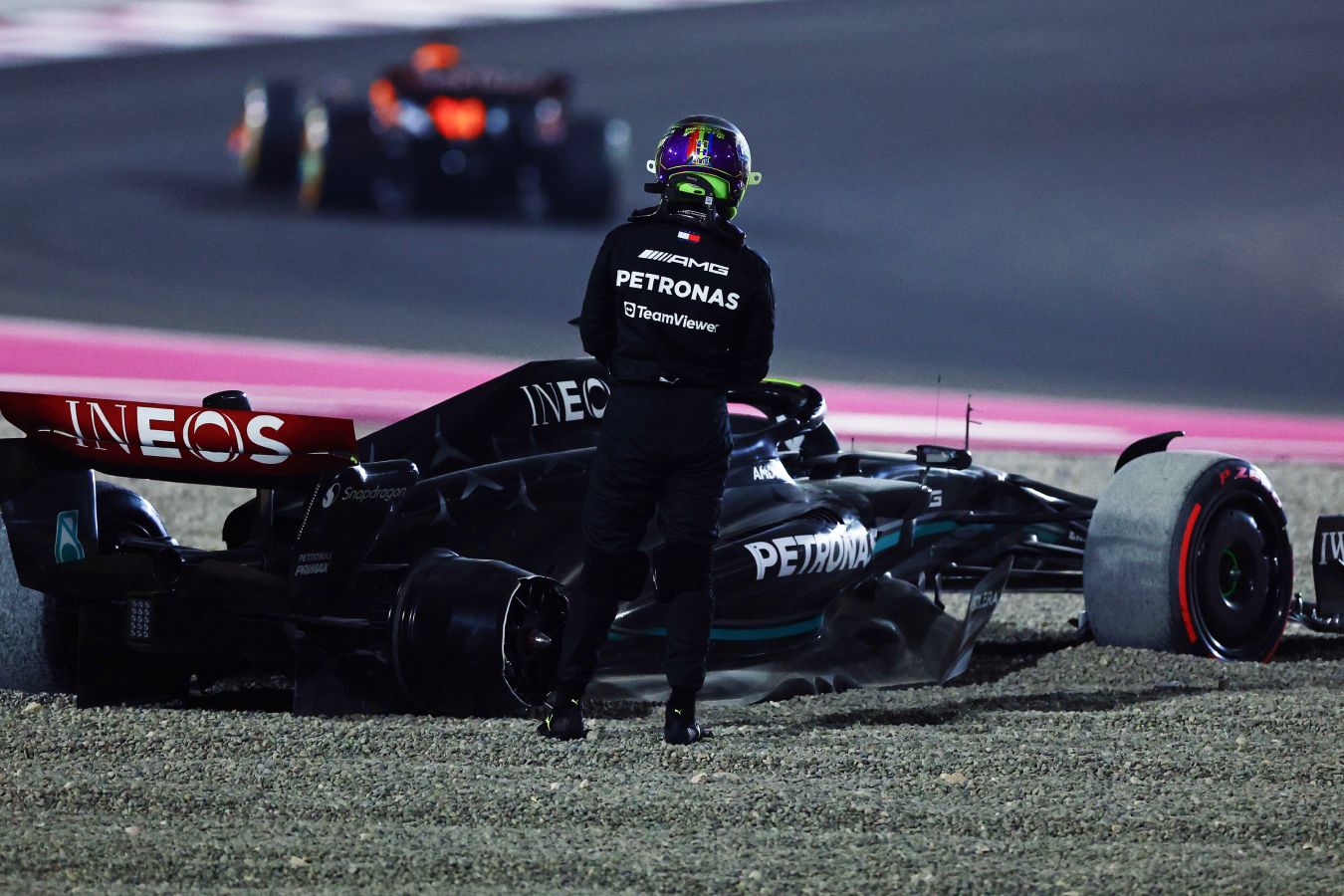 Гонщики гран при 1. F1 2023 Lewis Hamilton. Фото болидов формулы-1 Заубер 2024 года.
