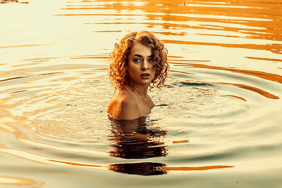 Тарасова аглая актриса фото в купальнике