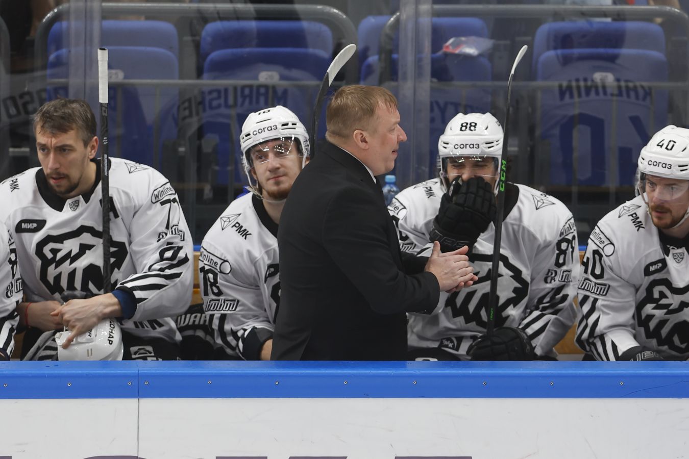 Заварухин трактор. Заварухин тренер спартака. Тренер трактора кхл заварухин. Тренер трактора кхл заварухин. Кхл плей-офф 2024.
