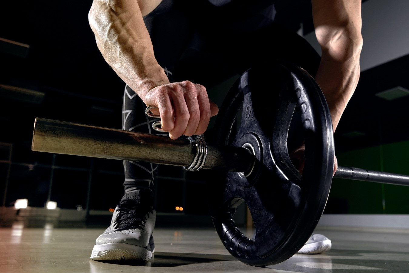 Начала тренировки увеличился вес. Мужской тренинг. Отягощение. Что будет если переусердствовать с тренировками. Jtrenkrovki so svoim vesom.