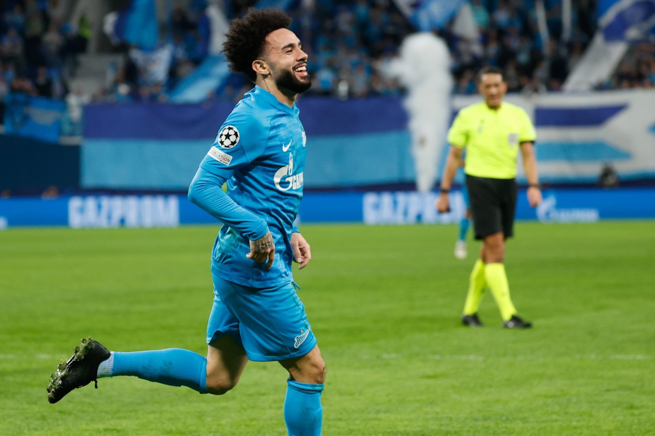 Клаудинье зенит. Клаудинье зенит. Клаудиньо зенит 2022. Клаудиньо футболист зенит. Игрок зенита клаудиньо.