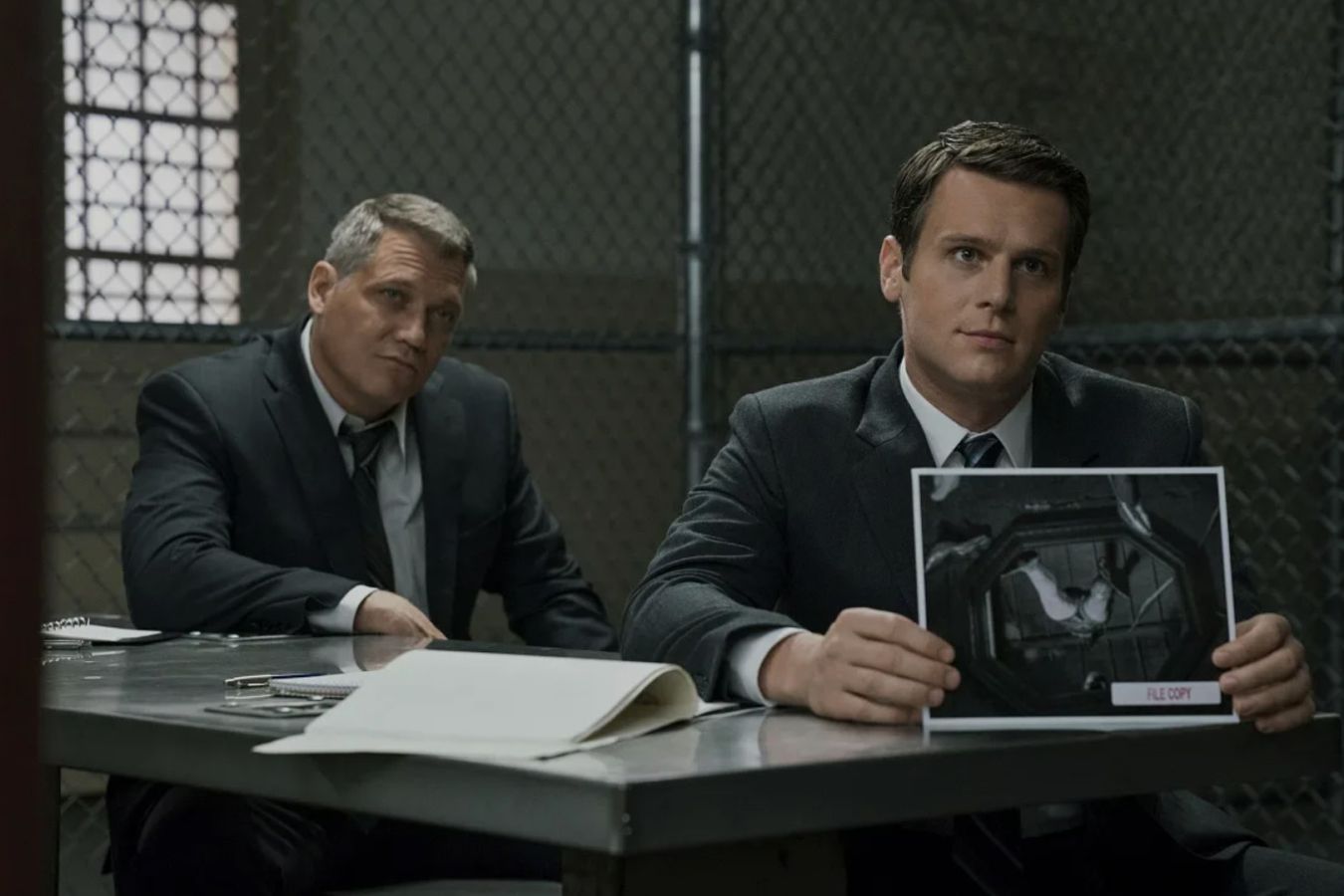 Охотник за разумом нэнси. Холт маккэллани ледяной драйв. Чейз ричард охотник за разумом. Охотник за разумом сериал 2017–2019. Сериал дэвида финчера охотники за разумом.