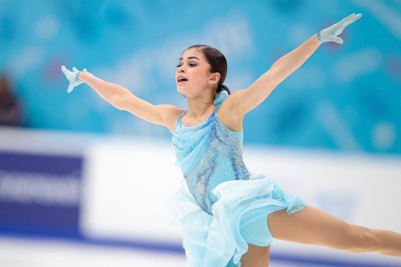 Чемпионка европы по фигурному катанию 2024 женщины. Чемпионка по фигурному катанию 2024. Фигуристка туктамышева 18. Чемпионка по фигурному катанию 2024. Чемпионка по фигурному катанию 2024.