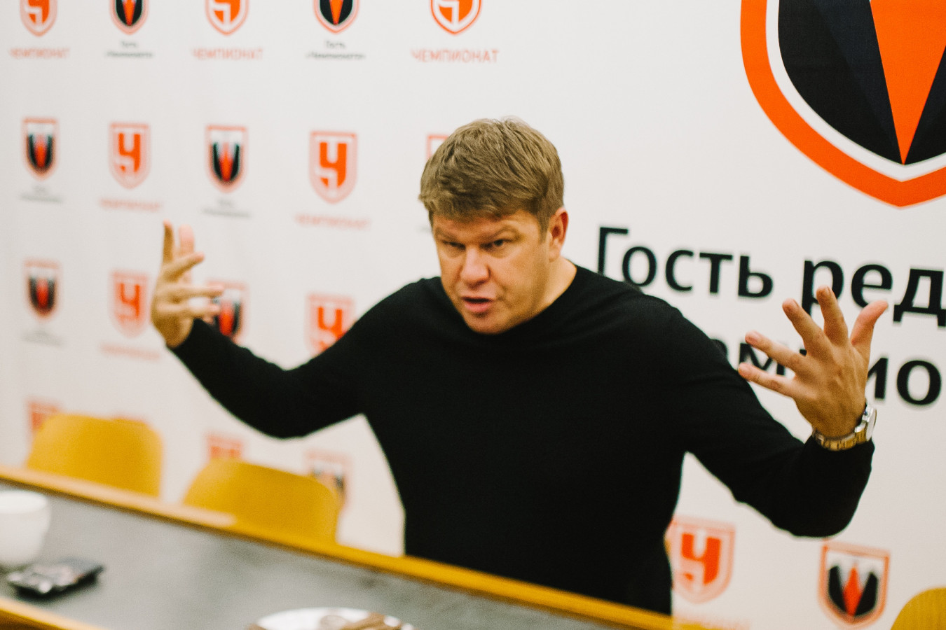 дмитрий губерниев. дмитрий губерниев биатлон. губерниев 2021. губерниев 2021. дмитрий викторович губерниев.