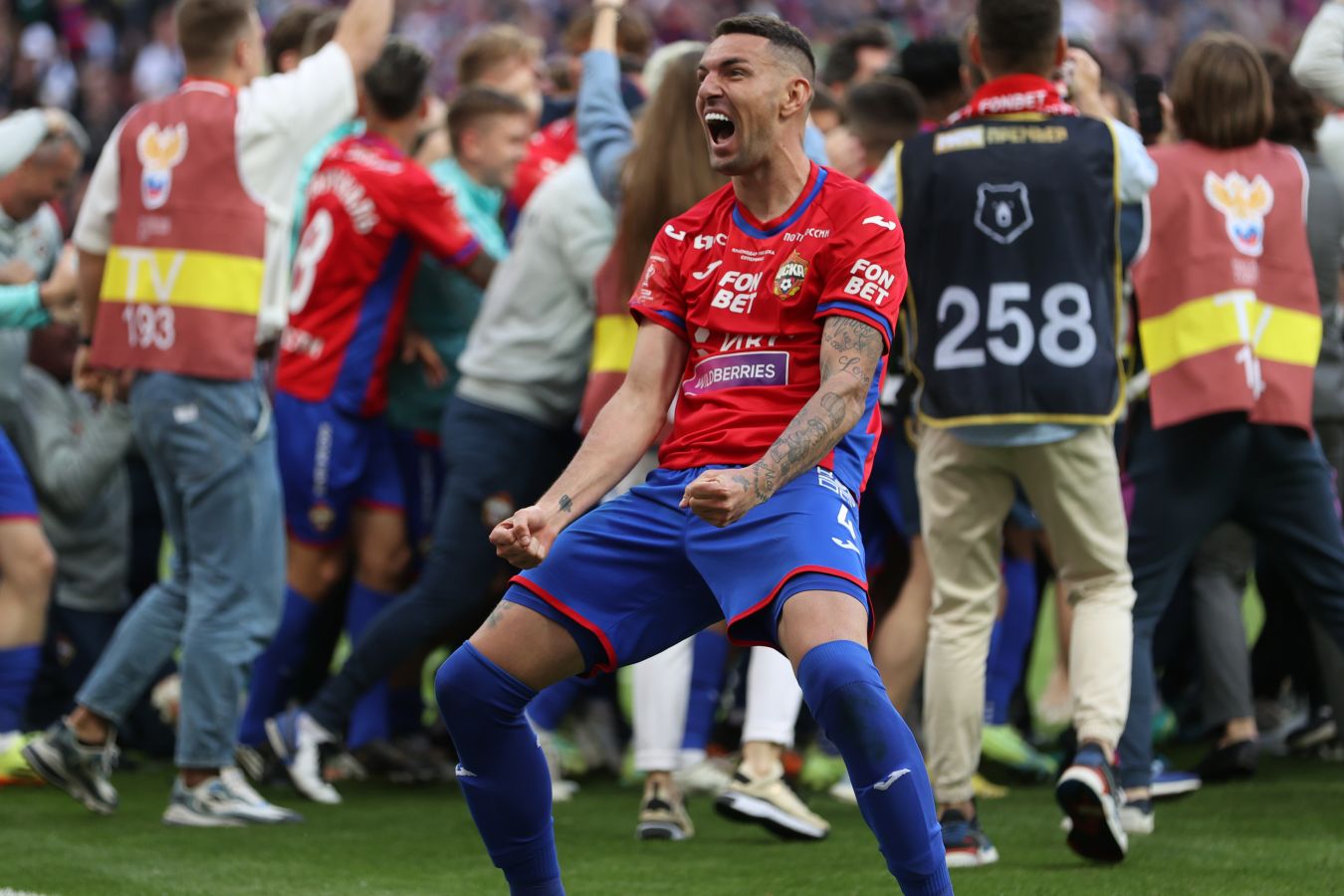 Роша футболист цска. Травма роши цска. Нигматуллин цска. Российские футболисты. Виллиан роша футболист цска.