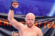 Чемпион Fight Nights Дмитрий Бикрёв, реакция на бой Александра Шлеменко и Алекса Оливейры, подставной поединок