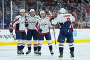 «Вашингтон» в гонке за плей-офф? «Столичные» выгрызли победу у самой горячей команды НХЛ