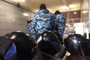 Что делать, если пришёл на футбол, а всех вокруг задерживают? Объясняет юрист