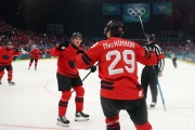 «Играть с Макдэвидом — благословение». Канада собрала лучшую тройку мирового хоккея