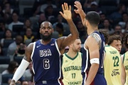 Австралия преподала США важный урок. Фаворитов Олимпиады спас партнёр Леброна!