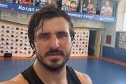 За Перейрой идёт россиянин, уже побеждавший бразильца. У Анкалаева неожиданный конкурент