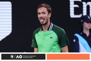 Медведев снова сильнее своего «клиента». Даниил идёт дальше на Australian Open!