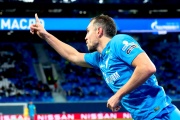 Дзюба стал рекордсменом чемпионатов России по хет-трикам. Вот кому он забивал