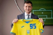 Скандальная форма Украины на Евро будет изменена. УЕФА послушался Россию