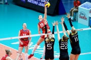 «Прошу прощения у болельщиков». Россиянки получили пощёчину, но рук не опустят