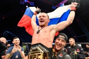 «Братан, покажи пендосам! Так-то смелых здесь немного». Пётр Ян ходит по тонкому льду