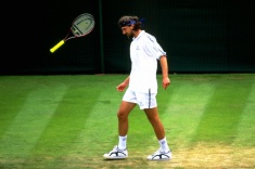 Горан Иванишевич ломает ракетку