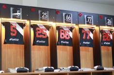 Клуб из Бразилии написал фамилии на форме жестами