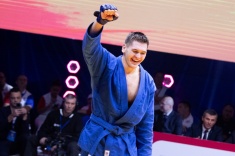 Российским самбистам вернули флаг и гимн