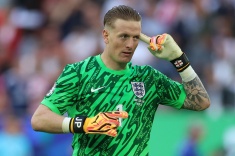 5 лучших голкиперов в истории ЧЕ по сейвам