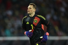 Нойер повторил рекорд Буффона