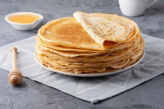 Как правильно есть блины: гайд от врачей