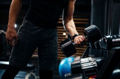 Топ-10 упражнений на предплечья с гантелями