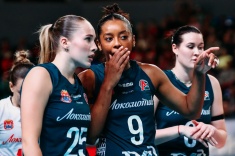 Киси Насименто (справа)