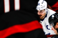 Почему главный конкурент Овечкина не забивает