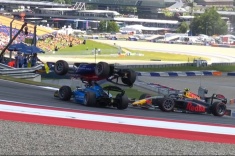Тройное столкновение с переворотом в Формуле-2