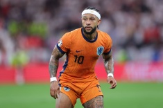 Депая в Бразилии встретила толпа людей. Видео