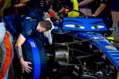 «Уильямс» «оживил» болиды инновационными экранами