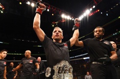 Экс-чемпионы UFC, завершившие карьеру в 2022-м