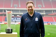 Новый трофей Леонида Слуцкого