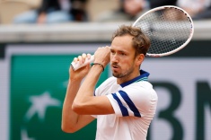 Медведев победил Кецмановича на «Ролан Гаррос»