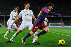 У Алонсо-игрока скверные цифры с «Барсой»