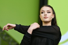 Анна Щербакова на шоу в Китае