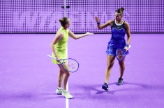 Вероника Кудерметова и Элисе Мертенс