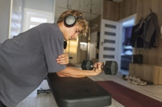 Как накачать предплечья в зале и дома?