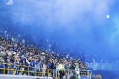 Фанаты «Мильонариоса» закидали поле обувью. Видео